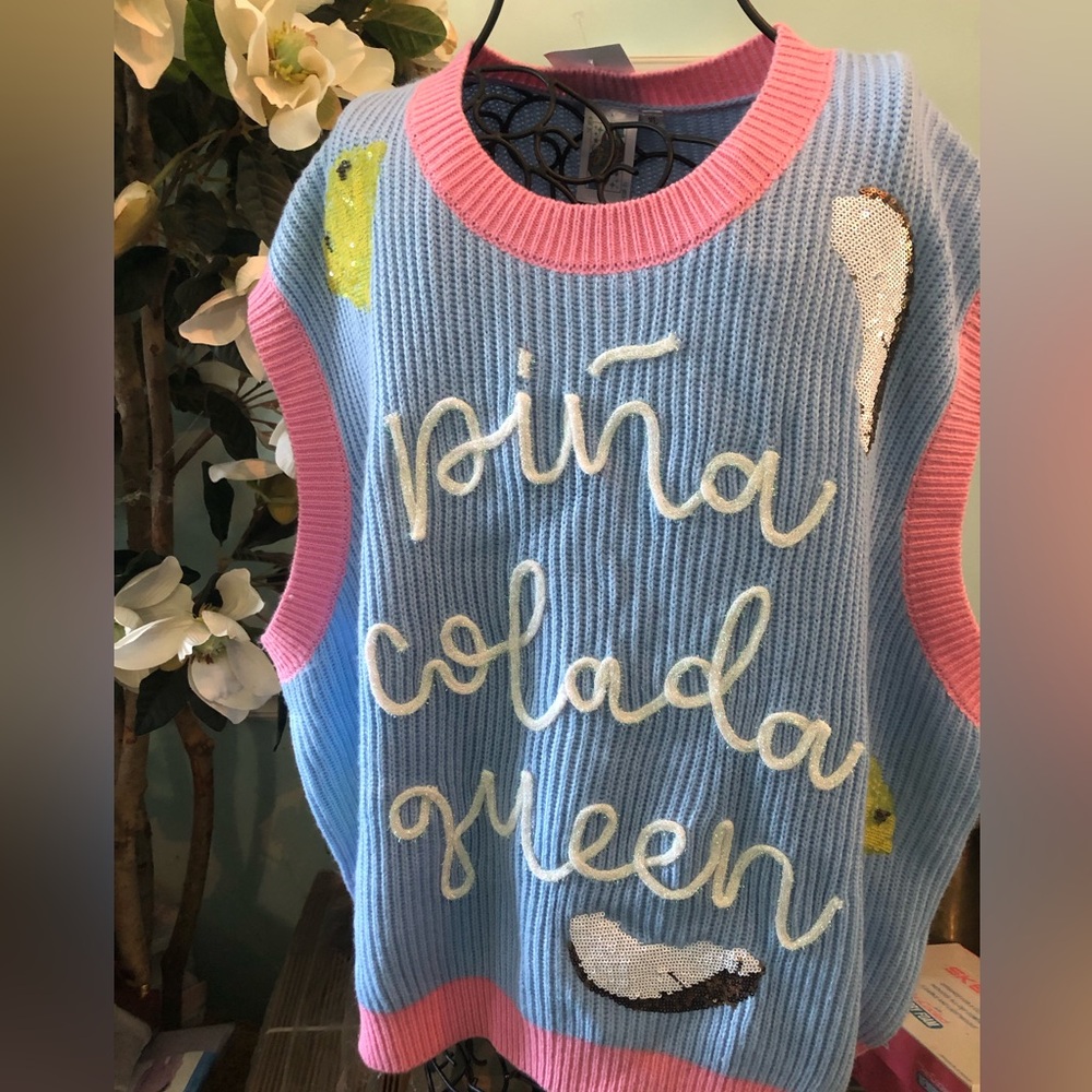 Queen of sparkles 💖 Piña colada Blue Knit Sweater Vest with Pink Trim